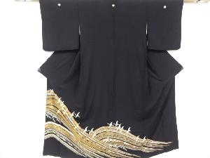 リサイクル　波に群鶴模様刺繍留袖(比翼付き)